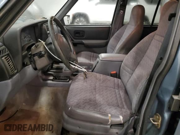 ✅ 1998 Jeep Cherokee Sport • VIN: 1J4FJ68S9WL122356 • Лот: 90879665. Опубликован ранее на Copart с пробегом 264 909 миль. Бесплатный доступ к архиву аукционных продаж из США и подробный отчёт об истории автомобиля на DreamBid. Изображение 7.