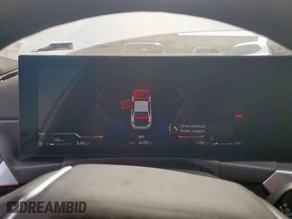 2023 BMW 3 Series 330i xDrive z VIN 3MW89FF01P8D57221, wystawiony jako Copart lot #71742965 z przebiegiem 44 395 mil mil oraz Szkoda całkowita • Salvage title. Historia ofert i sprzedaży dostępna na DreamBid. Obrazek 9.