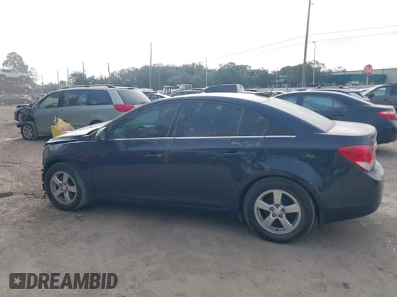 ✅ 2015 Chevrolet Cruze LT • VIN: 1G1PC5SB8F7259166 • Lot: 43535489. Listed on IAAI with 70,739 mi. Free auction sales archive from the USA and detailed vehicle history report at DreamBid. Image 15.
