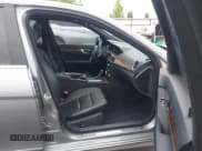 ✅ 2013 Mercedes-Benz C 300 Sport • VIN: WDDGF8AB8DG083241 • Lot: 42333079. Wystawiony na IAAI z przebiegiem 109 419 mil. Bezpłatny archiwum sprzedaży aukcyjnych z USA i szczegółowy raport historii pojazdu na DreamBid. Zdjęcie 5.