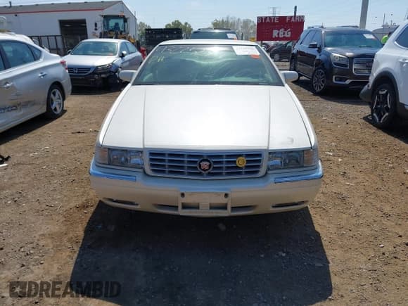 ✅ 1999 Cadillac Eldorado • VIN: 1G6EL12Y9XU602259 • Lot: 43225236. Wystawiony na IAAI z przebiegiem 48 277 mil. Bezpłatny archiwum sprzedaży aukcyjnych z USA i szczegółowy raport historii pojazdu na DreamBid. Zdjęcie 12.
