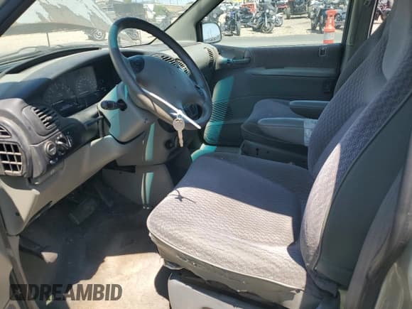 ✅ 1999 Plymouth Voyager Grand SE • VIN: 2P4GP44G4XR224134 • Lot: 61874445. Wystawiony na Copart z przebiegiem Nie podano. Bezpłatny archiwum sprzedaży aukcyjnych z USA i szczegółowy raport historii pojazdu na DreamBid. Zdjęcie 7.