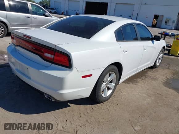 2014 Dodge Charger SE z VIN 2C3CDXBGXEH192877, wystawiony jako IAAI lot #43593648 z przebiegiem 232 537 mil mil oraz . Historia ofert i sprzedaży dostępna na DreamBid. Obrazek 4.