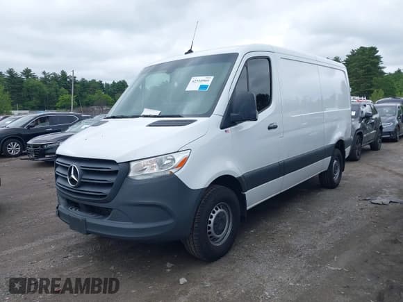 ✅ 2022 Mercedes-Benz Sprinter Cargo • VIN: W1Y4EBHY5NT106518 • Лот: 42510905. Опубликован ранее на IAAI с пробегом 24 586 миль. Бесплатный доступ к архиву аукционных продаж из США и подробный отчёт об истории автомобиля на DreamBid. Изображение 2.