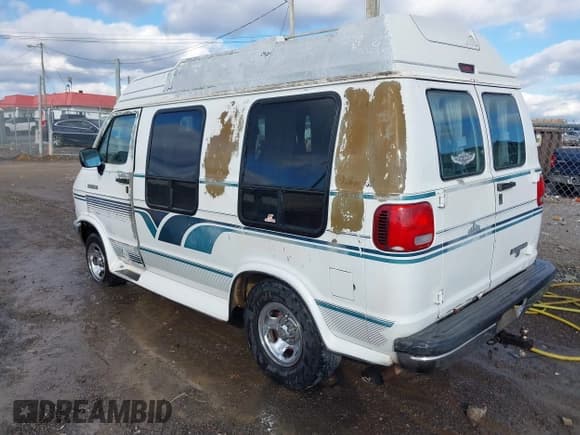 ✅ 1997 Dodge Cargo • VIN: 2B6HB21X4VK501312 • Lot: 43412712. Listed on IAAI with 213,686 mi. Free auction sales archive from the USA and detailed vehicle history report at DreamBid. Image 3.