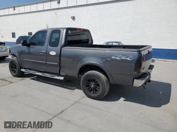 ✅ 2003 Ford F-150 XL • VIN: 1FTRX18W63NA43394 • Lot: 59794065. Wystawiony na Copart z przebiegiem 227 179 mil. Bezpłatny archiwum sprzedaży aukcyjnych z USA i szczegółowy raport historii pojazdu na DreamBid. Zdjęcie 2.