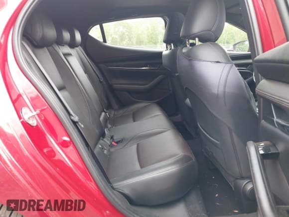 ✅ 2019 Mazda 3 • VIN: JM1BPALM9K1105772 • Лот: 42350918. Опубликован ранее на IAAI с пробегом 53 931 миль. Бесплатный доступ к архиву аукционных продаж из США и подробный отчёт об истории автомобиля на DreamBid. Изображение 8.