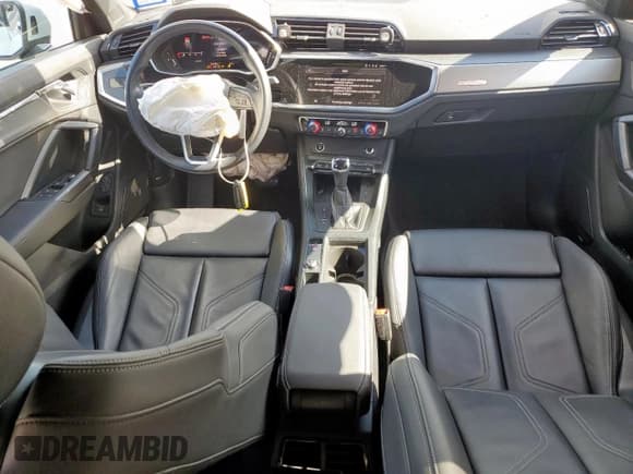 ✅ 2023 Audi Q3 S line Premium Plus • VIN: WA1EECF32P1092219 • Lot: 62712065. Wystawiony na Copart z przebiegiem 42 478 mil. Bezpłatny archiwum sprzedaży aukcyjnych z USA i szczegółowy raport historii pojazdu na DreamBid. Zdjęcie 8.