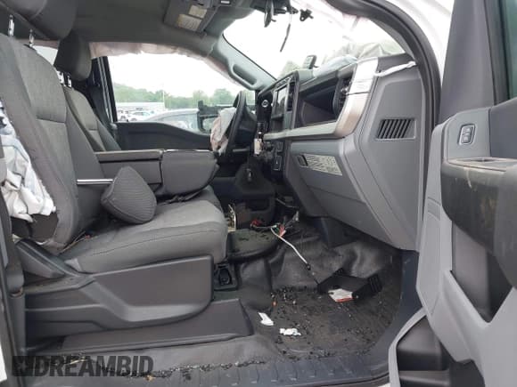 ✅ 2024 Ford F-250 XL • VIN: 1FT7X2BA9REC20703 • Lot: 42271124. Listed on IAAI with Not provided. Free auction sales archive from the USA and detailed vehicle history report at DreamBid. Image 5.