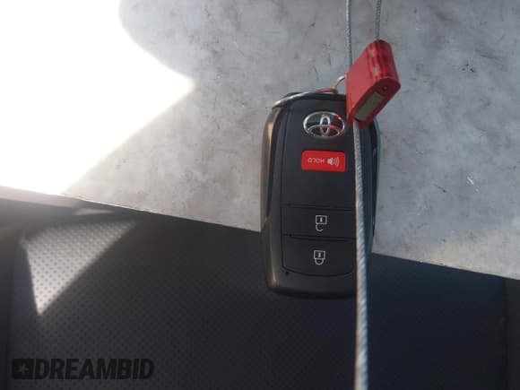 ✅ 2024 Toyota Prius XSE • VIN: JTDACACU4R3025222 • Лот: 43772873. Опубликован ранее на IAAI с пробегом 5 915 миль. Бесплатный доступ к архиву аукционных продаж из США и подробный отчёт об истории автомобиля на DreamBid. Изображение 11.