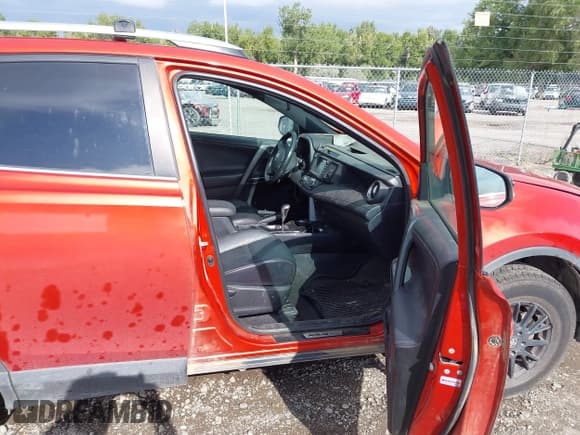 ✅ 2016 Toyota RAV4 SE • VIN: 2T3JFREV4GW514788 • Lot: 43156218. Wystawiony na IAAI z przebiegiem 140 340 mil. Bezpłatny archiwum sprzedaży aukcyjnych z USA i szczegółowy raport historii pojazdu na DreamBid. Zdjęcie 5.