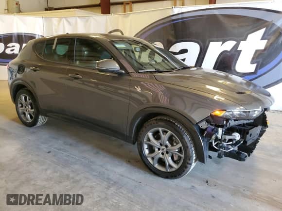 2024 Dodge Hornet R/T z VIN ZACPDFCW6R3A27983, wystawiony jako Copart lot #47845855 z przebiegiem 18 861 mil mil oraz Czysty tytuł • Clean title. Historia ofert i sprzedaży dostępna na DreamBid. Obrazek 4.