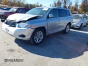 ✅ 2009 Toyota Highlander • VIN: JTEEW41A592031552 • Lot: 43700122. Listed on IAAI with 196,019 mi. Free auction sales archive from the USA and detailed vehicle history report at DreamBid. Image 2.