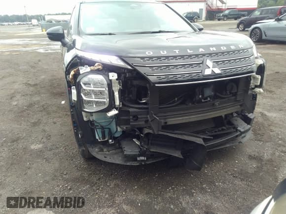 ✅ 2024 Mitsubishi Outlander ES • VIN: JA4J4UA88RZ011061 • Lot: 43038552. Wystawiony na IAAI z przebiegiem 28 962 mil. Bezpłatny archiwum sprzedaży aukcyjnych z USA i szczegółowy raport historii pojazdu na DreamBid. Zdjęcie 6.