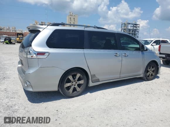 ✅ 2012 Toyota Sienna SE • VIN: 5TDXK3DC2CS179044 • Lot: 69516295. Listed on Copart with 293,494 mi. Free auction sales archive from the USA and detailed vehicle history report at DreamBid. Image 3.