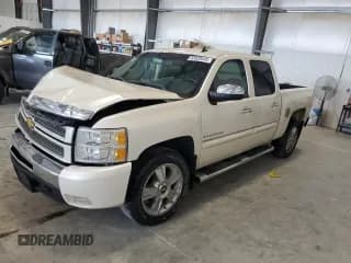 ✅ 2011 Chevrolet Silverado 1500 LT • VIN: 3GCPKSE37BG325413 • Lot: 63520545. Listed on Copart with 264,592 mi. Free auction sales archive from the USA and detailed vehicle history report at DreamBid. Image 1.
