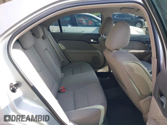 ✅ 2010 Ford Fusion SE • VIN: 3FAHP0HA3AR163647 • Лот: 42348597. Опубликован ранее на IAAI с пробегом 181 778 миль. Бесплатный доступ к архиву аукционных продаж из США и подробный отчёт об истории автомобиля на DreamBid. Изображение 8.