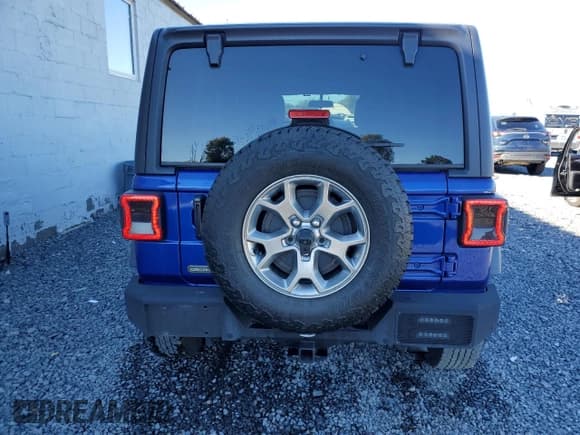 ✅ 2020 Jeep Wrangler Unlimited Sport • VIN: 1C4HJXDG4LW333870 • Lot: 86645595. Listed on Copart with 87,575 mi. Free auction sales archive from the USA and detailed vehicle history report at DreamBid. Image 6.