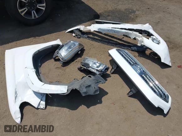 ✅ 2017 Toyota Tacoma SR5 • VIN: 3TMBZ5DN5HM008881 • Lot: 42465612. Listed on IAAI with 228,043 mi. Free auction sales archive from the USA and detailed vehicle history report at DreamBid. Image 12.