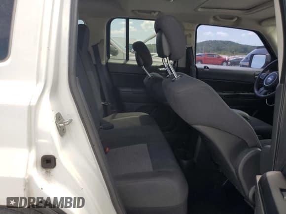 ✅ 2011 Jeep Patriot Sport • VIN: 1J4NT1GBXBD233691 • Lot: 66482455. Listed on Copart with 121,354 mi. Free auction sales archive from the USA and detailed vehicle history report at DreamBid. Image 11.