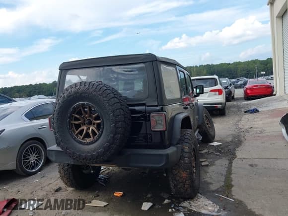 ✅ 2020 Jeep Wrangler Unlimited Sport Altitude • VIN: 1C4HJXDG3LW344178 • Lot: 43409557. Listed on IAAI with 55,076 mi. Free auction sales archive from the USA and detailed vehicle history report at DreamBid. Image 4.