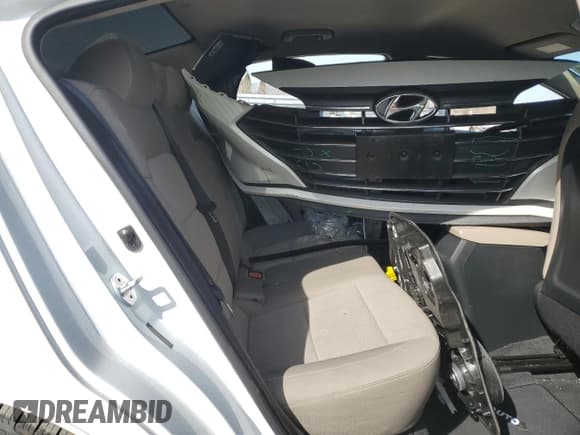 ✅ 2019 Hyundai Elantra SE • VIN: 5NPD74LF0KH484844 • Lot: 48196345. Listed on Copart with 72,368 mi. Free auction sales archive from the USA and detailed vehicle history report at DreamBid. Image 10.