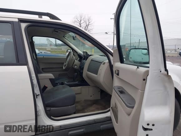 ✅ 2012 Ford Escape XLS • VIN: 1FMCU0C79CKC29002 • Lot: 43837569. Listed on IAAI with 241,861 mi. Free auction sales archive from the USA and detailed vehicle history report at DreamBid. Image 5.