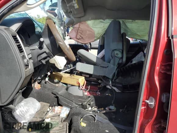 2013 Ram 1500 Express z VIN 1C6RR6KT7DS594837, wystawiony jako Copart lot #66371985 z przebiegiem Nie podano mil oraz Nie do naprawy • Non repairable. Historia ofert i sprzedaży dostępna na DreamBid. Obrazek 7.