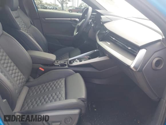 ✅ 2022 Audi RS 3 • VIN: WUAG4DGY2NA907150 • Лот: 41693580. Опубликован ранее на IAAI с пробегом 39 024 миль. Бесплатный доступ к архиву аукционных продаж из США и подробный отчёт об истории автомобиля на DreamBid. Изображение 5.