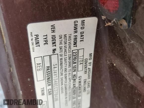 ✅ 1984 Jaguar XJ • VIN: SAJAV1348EC378486 • Лот: 71057415. Опубликован ранее на Copart с пробегом 129 417 миль. Бесплатный доступ к архиву аукционных продаж из США и подробный отчёт об истории автомобиля на DreamBid. Изображение 12.