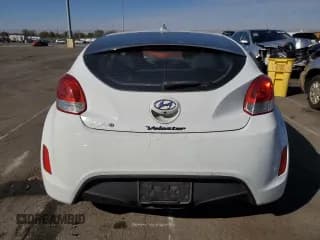 ✅ 2015 Hyundai Veloster • VIN: KMHTC6ADXFU238847 • Lot: 77261904. Wystawiony na Copart z przebiegiem 139 587 mil. Bezpłatny archiwum sprzedaży aukcyjnych z USA i szczegółowy raport historii pojazdu na DreamBid. Zdjęcie 6.