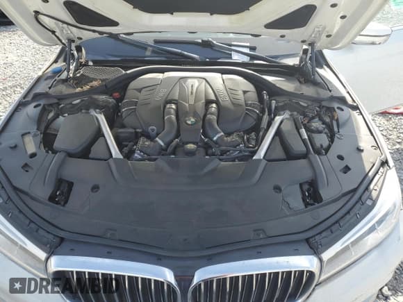 ✅ 2018 BMW 7 Series 750i • VIN: WBA7F0C51JGM23969 • Lot: 68194395. Listed on Copart with 81,171 mi. Free auction sales archive from the USA and detailed vehicle history report at DreamBid. Image 11.