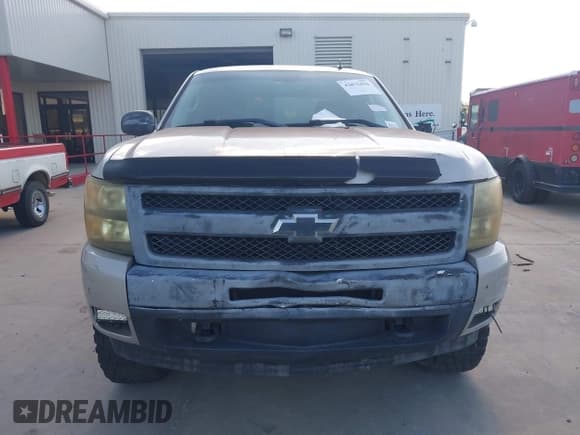 ✅ 2009 Chevrolet Silverado 1500 LT • VIN: 3GCEC230X9G137525 • Лот: 42872434. Опубликован ранее на IAAI с пробегом 193 959 миль. Бесплатный доступ к архиву аукционных продаж из США и подробный отчёт об истории автомобиля на DreamBid. Изображение 13.