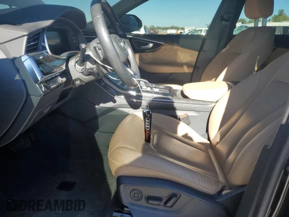 ✅ 2020 Audi Q8 Premium Plus • VIN: WA1BVAF15LD000681 • Лот: 87376625. Опубликован ранее на Copart с пробегом 106 090 миль. Бесплатный доступ к архиву аукционных продаж из США и подробный отчёт об истории автомобиля на DreamBid. Изображение 7.