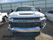 ✅ 2021 Chevrolet Silverado 2500HD • VIN: 1GC5YNEY5MF276607 • Lot: 88425785. Wystawiony na Copart z przebiegiem 68 788 mil. Bezpłatny archiwum sprzedaży aukcyjnych z USA i szczegółowy raport historii pojazdu na DreamBid. Zdjęcie 5.