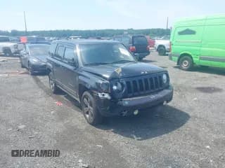 ✅ 2015 Jeep Patriot Latitude • VIN: 1C4NJRFB6FD145142 • Lot: 42827750. Wystawiony na IAAI z przebiegiem 217 737 mil. Bezpłatny archiwum sprzedaży aukcyjnych z USA i szczegółowy raport historii pojazdu na DreamBid. Zdjęcie 1.