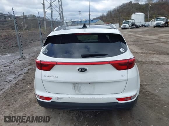 ✅ 2017 Kia Sportage EX • VIN: KNDPNCAC5H7261668 • Lot: 43815772. Wystawiony na IAAI z przebiegiem 108 352 mil. Bezpłatny archiwum sprzedaży aukcyjnych z USA i szczegółowy raport historii pojazdu na DreamBid. Zdjęcie 17.