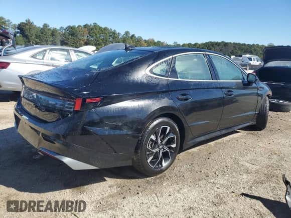 2025 Hyundai Sonata SEL with VIN KMHL64JA3SA436702, listed as a Copart auction lot 89636305 with 32,349 mi miles and Non repairable. Bid and sale history available at DreamBid. Image 3.