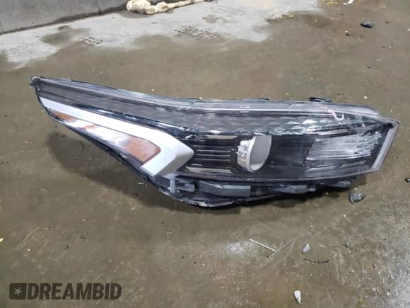 2017 Hyundai Santa Fe 2.0T z VIN 5XYZUDLA2HG435261, wystawiony jako Copart lot #68190485 z przebiegiem 125 513 mil mil oraz Szkoda całkowita • Salvage title. Historia ofert i sprzedaży dostępna na DreamBid. Obrazek 13.