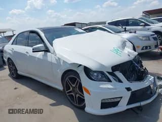 ✅ 2013 Mercedes-Benz E 63 AMG • VIN: WDDHF7EB1DA762179 • Lot: 43239018. Wystawiony na IAAI z przebiegiem 114 684 mil. Bezpłatny archiwum sprzedaży aukcyjnych z USA i szczegółowy raport historii pojazdu na DreamBid. Zdjęcie 1.