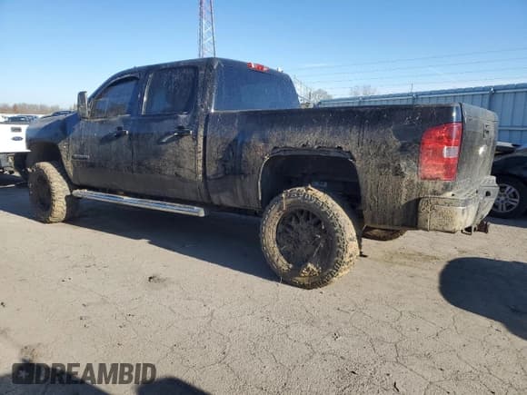 ✅ 2013 Chevrolet Silverado 2500HD LTZ • VIN: 1GC1KYC8XDF143166 • Lot: 82632614. Wystawiony na Copart z przebiegiem 216 764 mil. Bezpłatny archiwum sprzedaży aukcyjnych z USA i szczegółowy raport historii pojazdu na DreamBid. Zdjęcie 2.