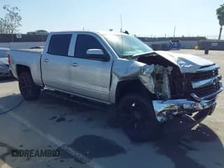 ✅ 2018 Chevrolet Silverado 1500 LT • VIN: 3GCPCREC1JG358699 • Lot: 43492968. Wystawiony na IAAI z przebiegiem 120 924 mil. Bezpłatny archiwum sprzedaży aukcyjnych z USA i szczegółowy raport historii pojazdu na DreamBid. Zdjęcie 1.
