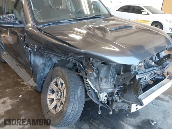 ✅ 2016 Toyota 4Runner Limited • VIN: JTEBU5JR1G5349894 • Лот: 42448242. Опубликован ранее на IAAI с пробегом 145 070 миль. Бесплатный доступ к архиву аукционных продаж из США и подробный отчёт об истории автомобиля на DreamBid. Изображение 6.