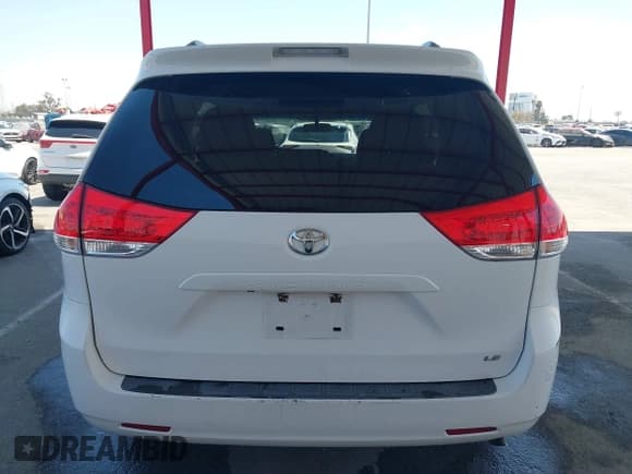 ✅ 2011 Toyota Sienna LE AAS • VIN: 5TDKK3DC4BS125933 • Lot: 43078715. Listed on IAAI with 144,923 mi. Free auction sales archive from the USA and detailed vehicle history report at DreamBid. Image 16.