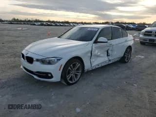 ✅ 2018 BMW 3 Series 328d • VIN: WBA8E5C53JA245943 • Lot: 38921814. Wystawiony na Copart z przebiegiem 102 382 mil. Bezpłatny archiwum sprzedaży aukcyjnych z USA i szczegółowy raport historii pojazdu na DreamBid. Zdjęcie 1.