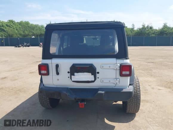 ✅ 2018 Jeep Wrangler Unlimited Sport S • VIN: 1C4HJXDG7JW150038 • Lot: 42519194. Listed on IAAI with 113,300 mi. Free auction sales archive from the USA and detailed vehicle history report at DreamBid. Image 16.