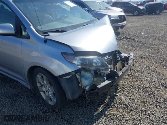 ✅ 2012 Toyota Sienna SE • VIN: 5TDXK3DC7CS258273 • Lot: 42444615. Listed on IAAI with Not provided. Free auction sales archive from the USA and detailed vehicle history report at DreamBid. Image 18.