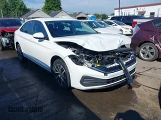 ✅ 2022 Volkswagen Jetta S • VIN: 3VWCM7BU0NM002360 • Lot: 42645592. Wystawiony na IAAI z przebiegiem 19 736 mil. Bezpłatny archiwum sprzedaży aukcyjnych z USA i szczegółowy raport historii pojazdu na DreamBid. Zdjęcie 1.