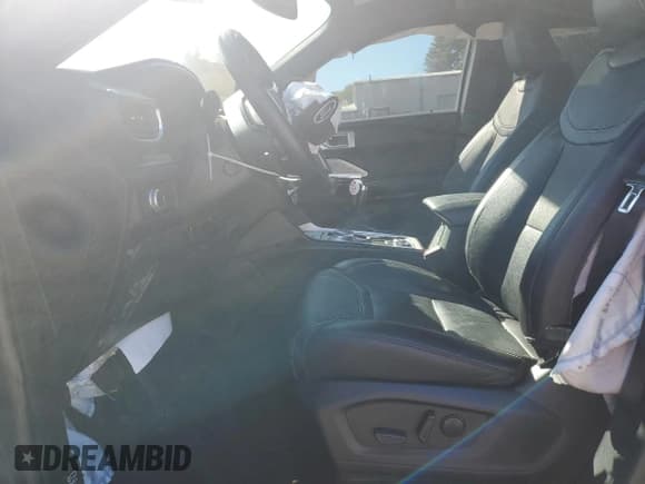 ✅ 2023 Ford Explorer ST • VIN: 1FM5K8GCXPGA70178 • Lot: 84809745. Wystawiony na Copart z przebiegiem 11 854 mil. Bezpłatny archiwum sprzedaży aukcyjnych z USA i szczegółowy raport historii pojazdu na DreamBid. Zdjęcie 7.