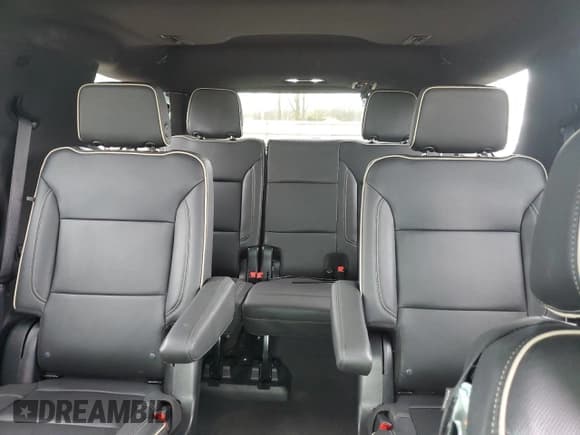 ✅ 2023 Chevrolet Tahoe Premier • VIN: 1GNSKSKD0PR217513 • Лот: 54702845. Опубликован ранее на Copart с пробегом 55 424 миль. Бесплатный доступ к архиву аукционных продаж из США и подробный отчёт об истории автомобиля на DreamBid. Изображение 10.